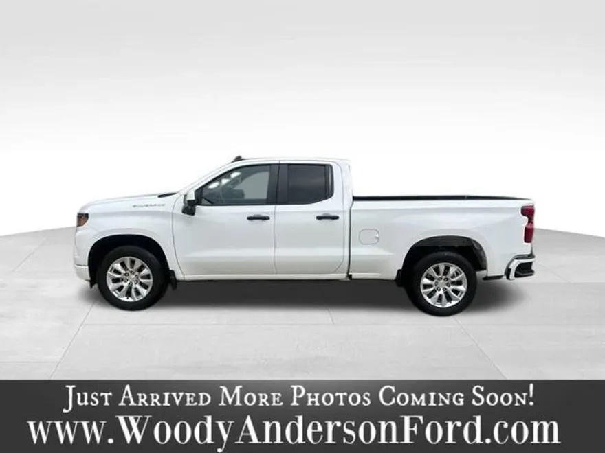 2024 Chevrolet Silverado 1500 Custom photo 1