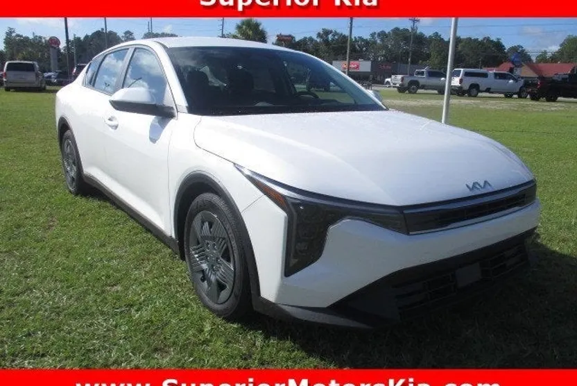 2025 Kia K4 LX photo 1