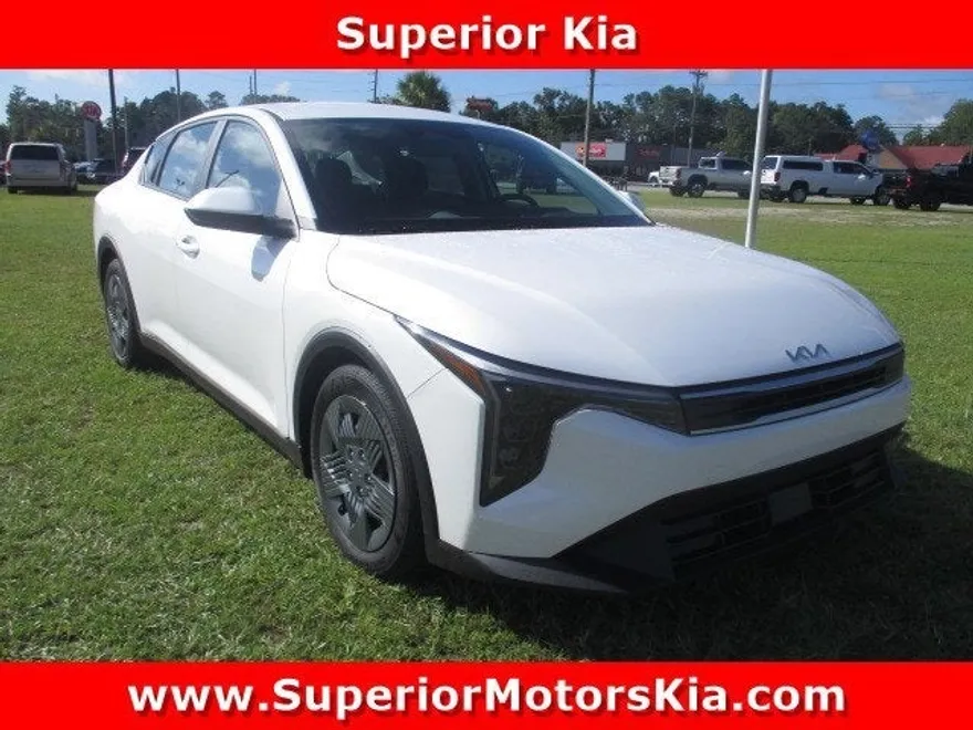 2025 Kia K4 LX photo 1