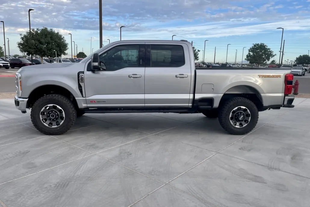 2024 Ford F-250 Lariat photo 1