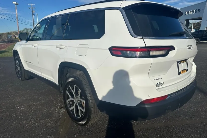 2024 Jeep Grand Cherokee Limited photo 1