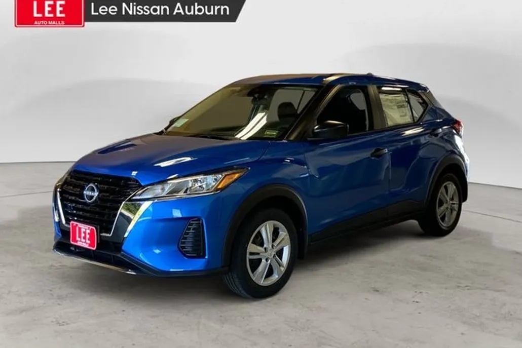 2025 Nissan Kicks Play S photo 1