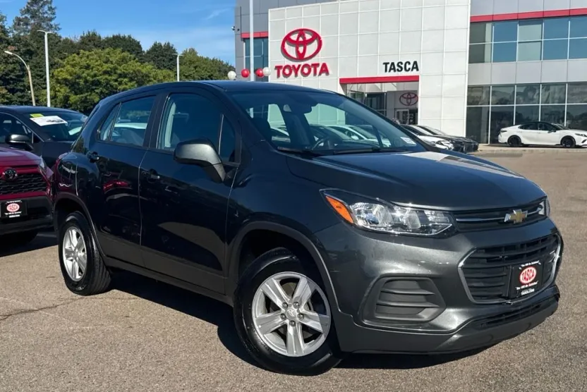 2020 Chevrolet Trax LS photo 1
