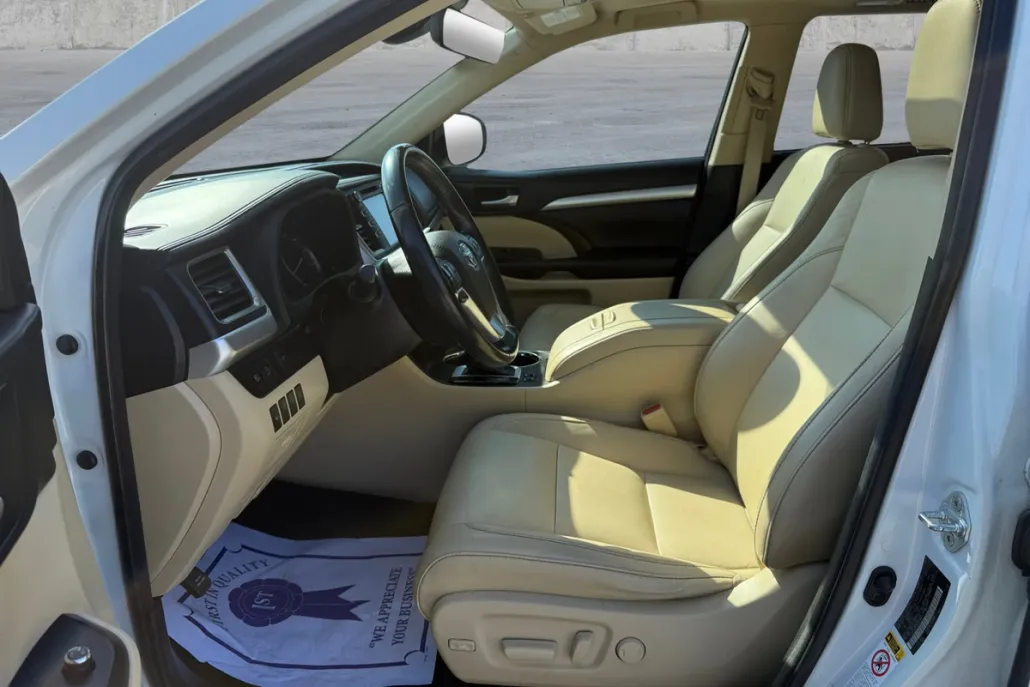 2017 Toyota Highlander XLE photo 1