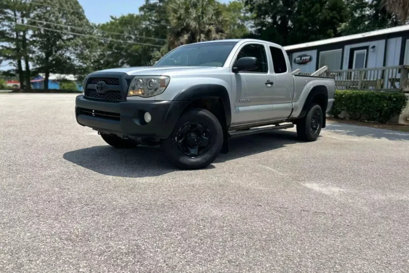 2011 Toyota Tacoma Access Cab PreRunner photo 1