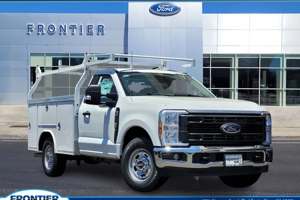 2025 Ford F-250 XL photo 1