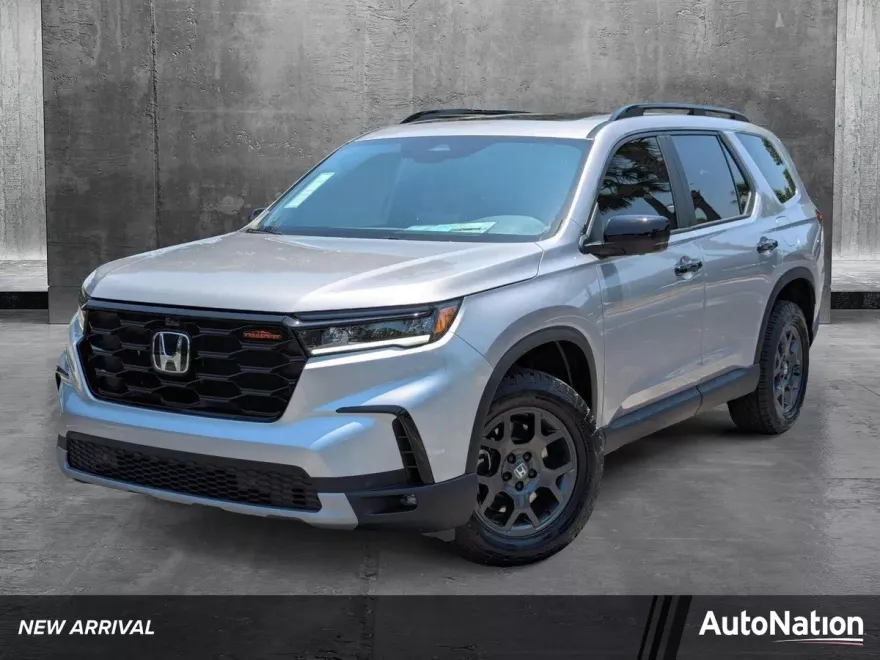 2025 Honda Pilot TrailSport photo 1