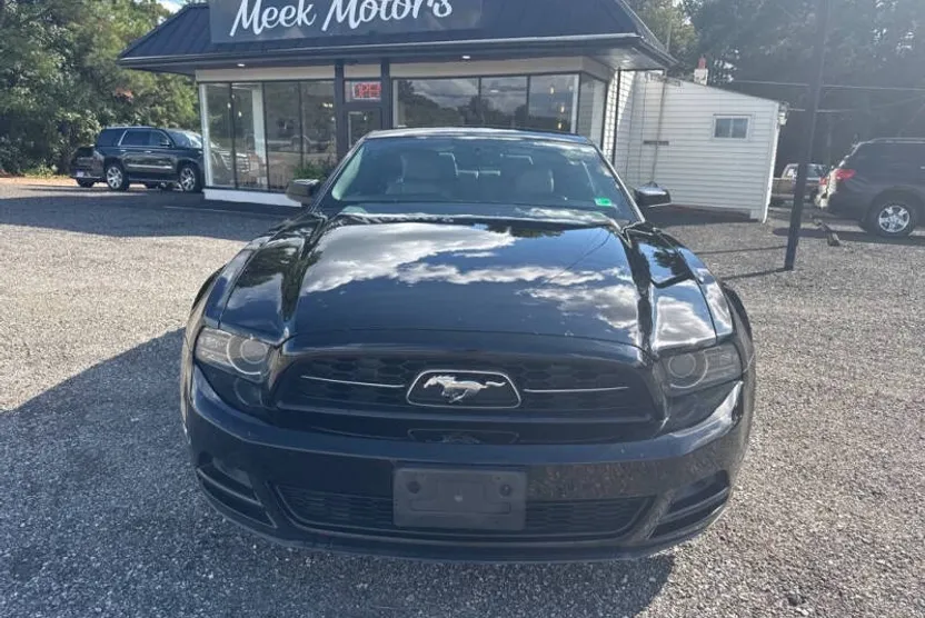 2013 Ford Mustang V6 photo 1