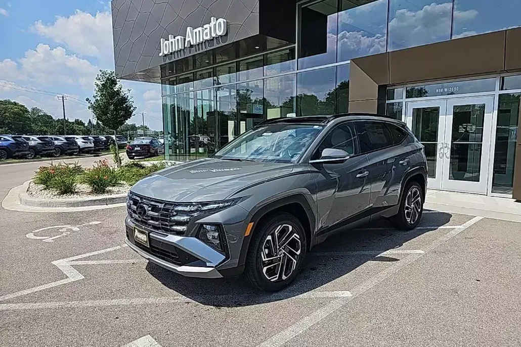 2025 Hyundai Tucson Limited photo 1
