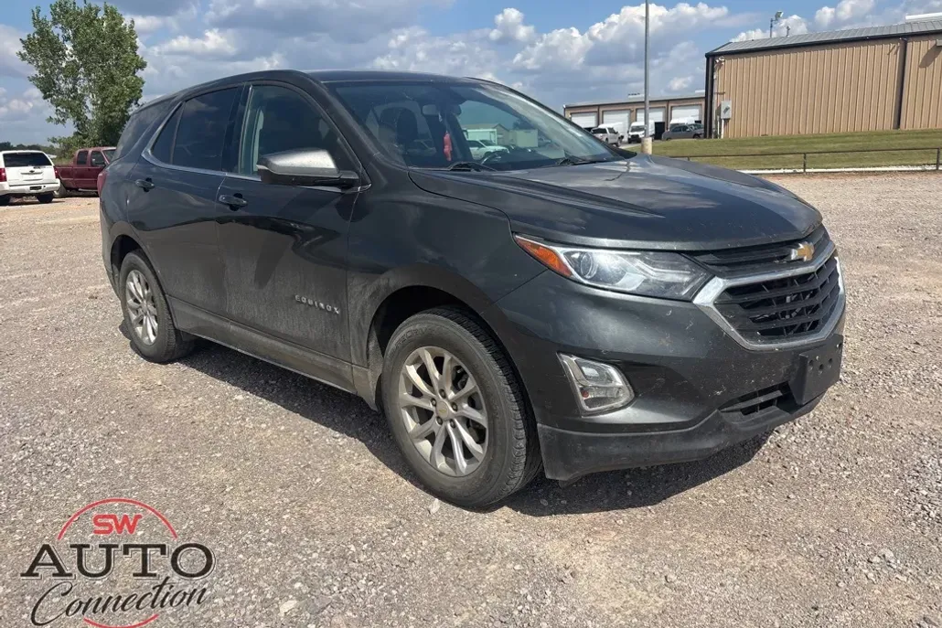 2019 Chevrolet Equinox LT photo 1
