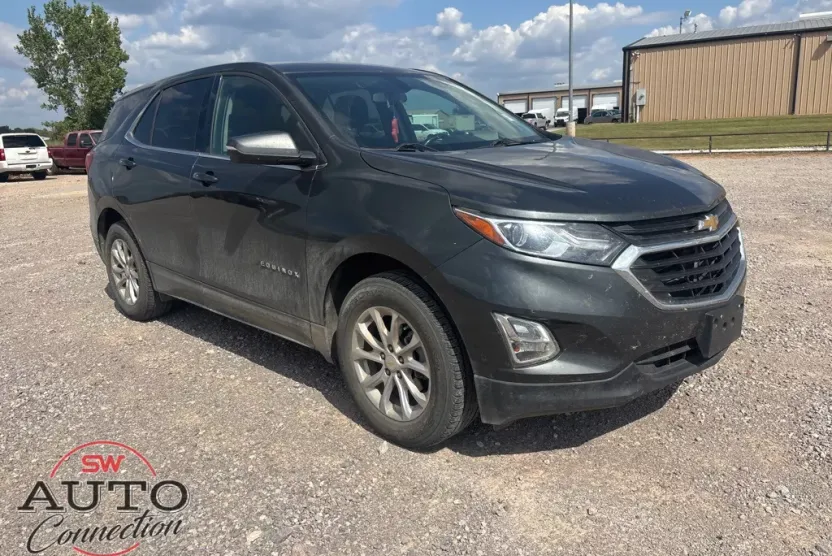 2019 Chevrolet Equinox LT photo 1