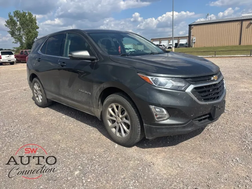 2019 Chevrolet Equinox LT photo 1