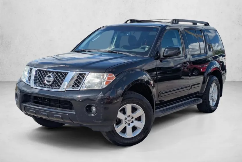 2012 Nissan Pathfinder SV photo 1