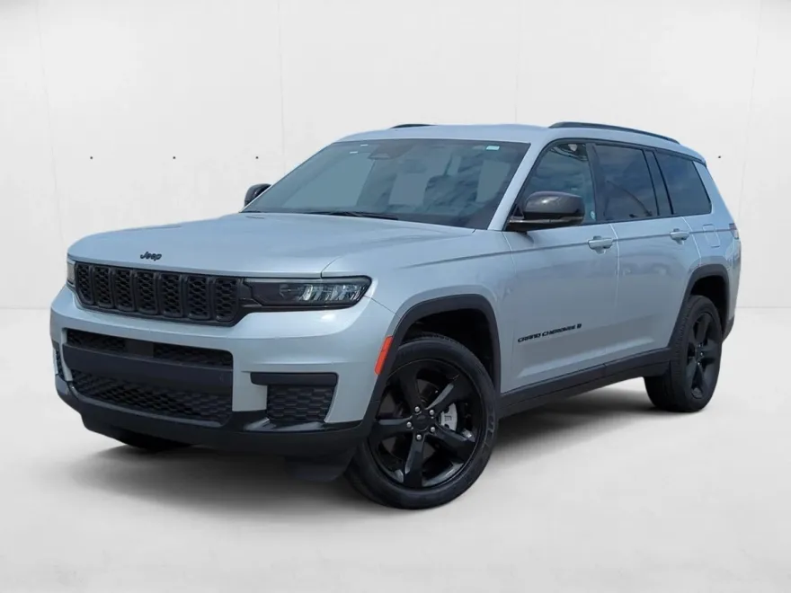 2023 Jeep Grand Cherokee Laredo photo 1