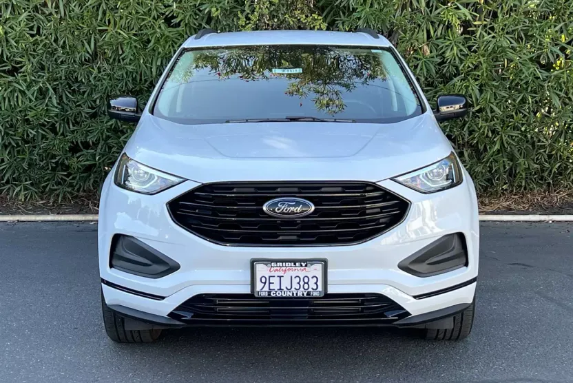 2022 Ford Edge SE photo 1