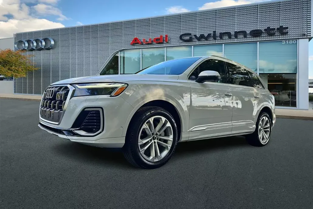2025 Audi Q7 55 Premium Plus photo 1