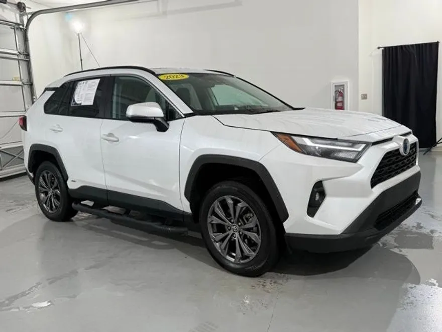 2023 Toyota RAV4 Hybrid XLE Premium photo 1