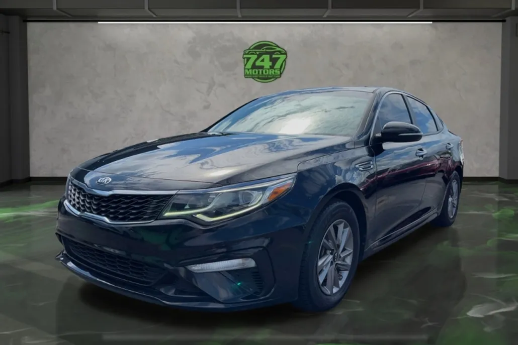 2019 Kia Optima S photo 1