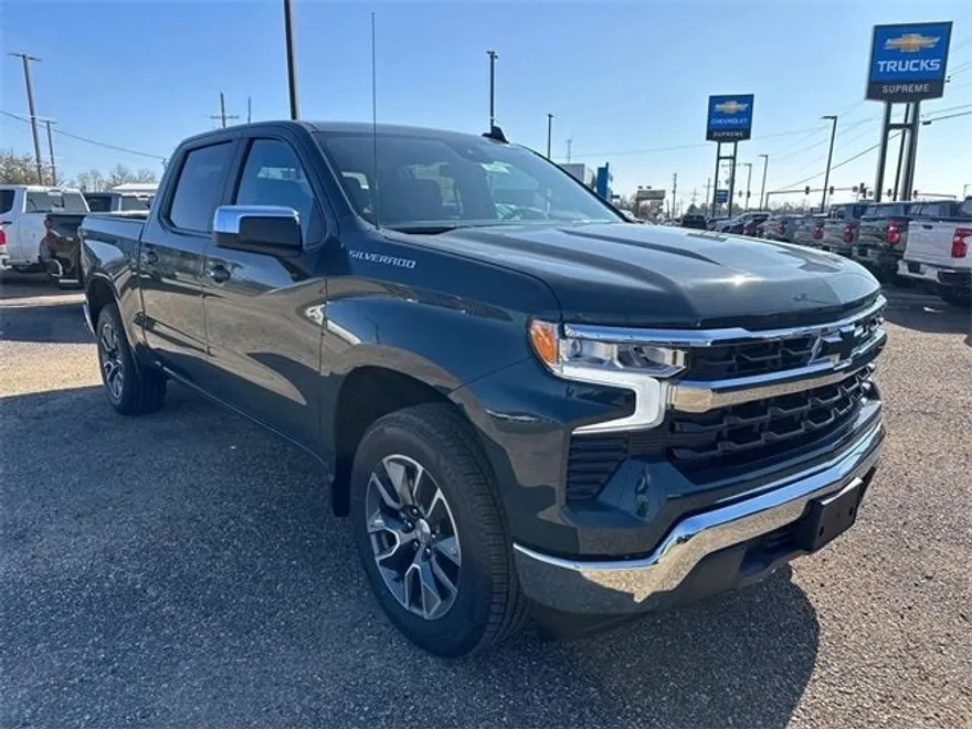 2025 Chevrolet Silverado 1500 LT photo 1