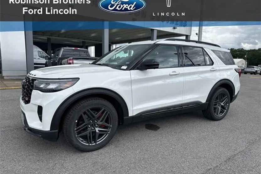 2025 Ford Explorer ST photo 1