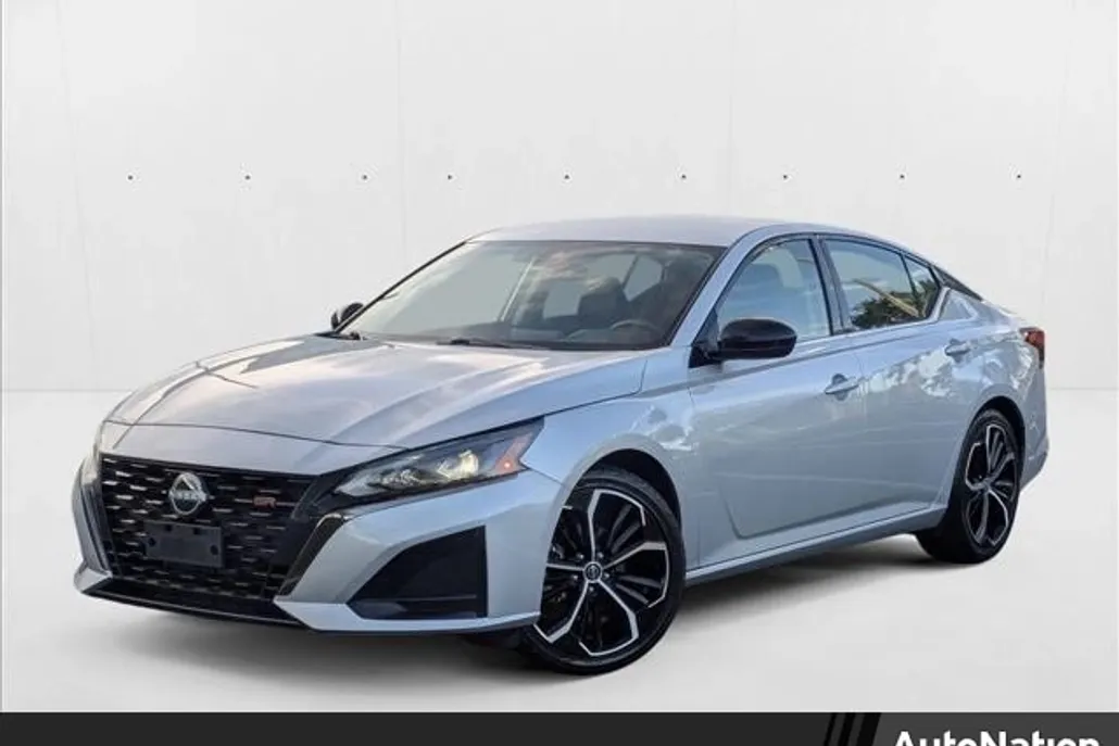 2024 Nissan Altima 2.5 SR photo 1