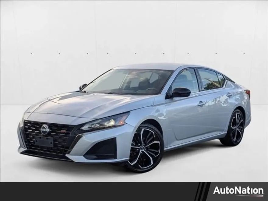2024 Nissan Altima 2.5 SR photo 1