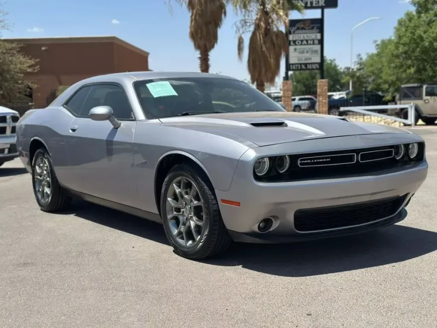 2017 Dodge Challenger GT photo 1