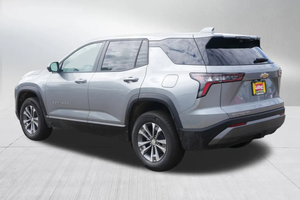 2026 Chevrolet Equinox LT photo 1