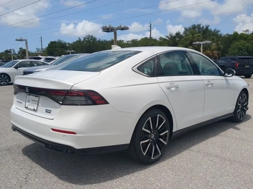 2025 Honda Accord Hybrid Touring photo 1