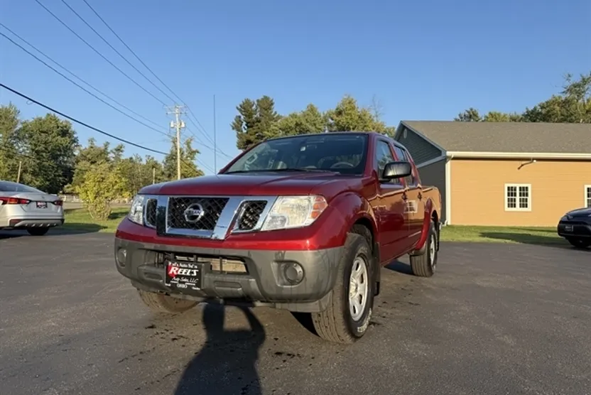 2015 Nissan Frontier S Crew Cab photo 1