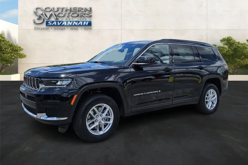 2025 Jeep Grand Cherokee Laredo photo 1