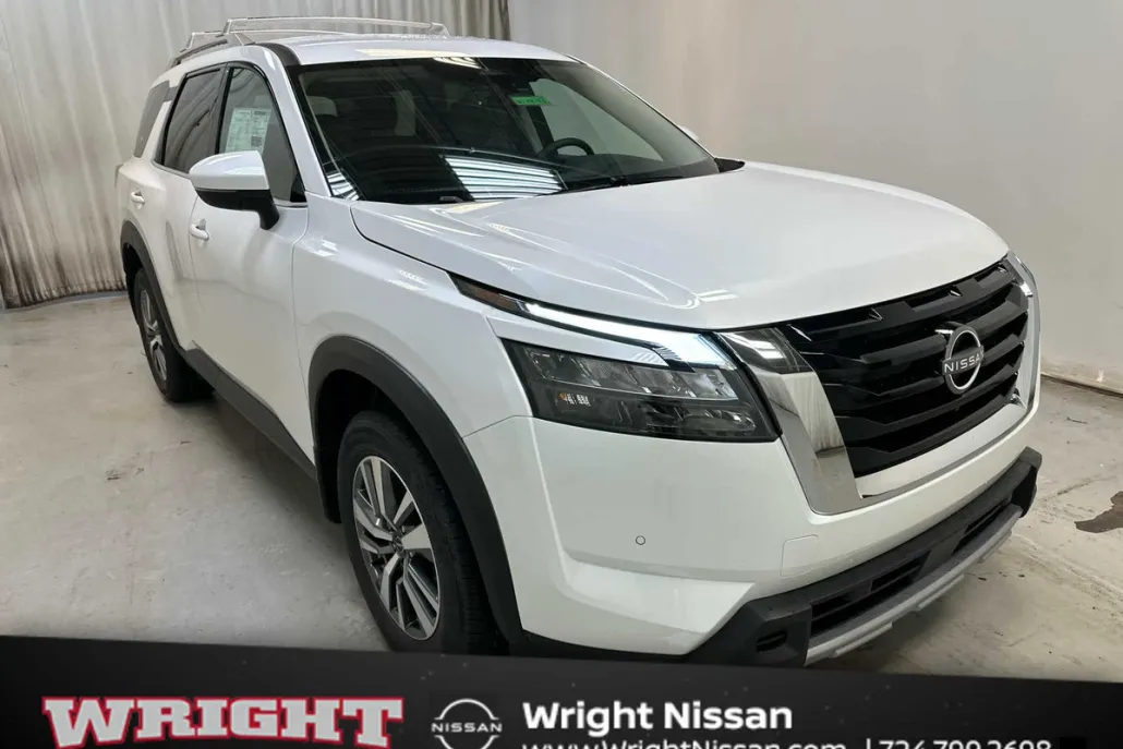 2025 Nissan Pathfinder SL photo 1