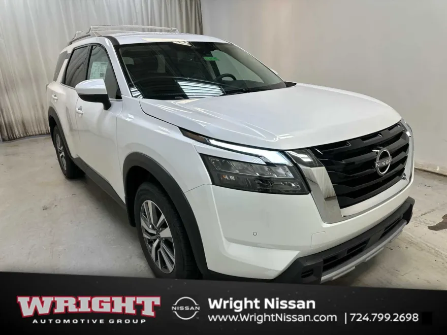 2025 Nissan Pathfinder SL photo 1