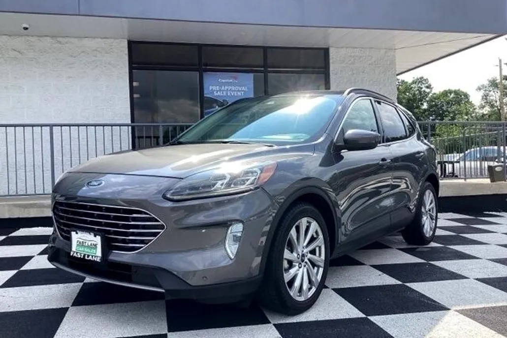 2021 Ford Escape Titanium Hybrid photo 1