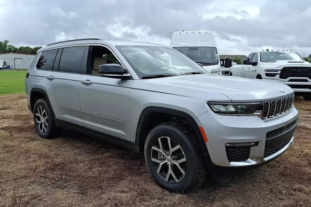 2025 Jeep Grand Cherokee Limited photo 1