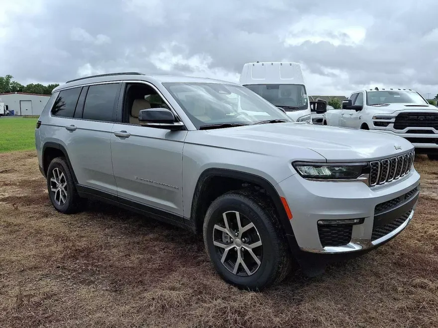 2025 Jeep Grand Cherokee Limited photo 1