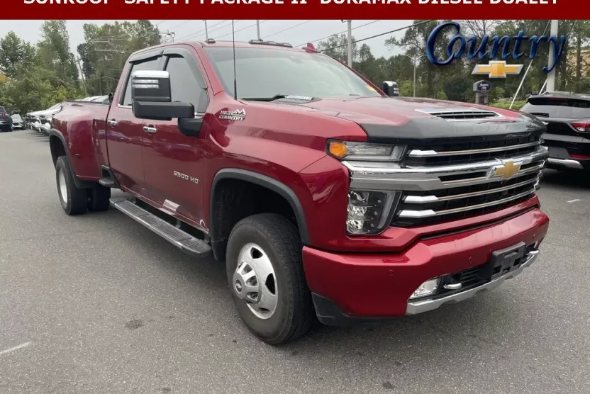2022 Chevrolet Silverado High Country photo 1