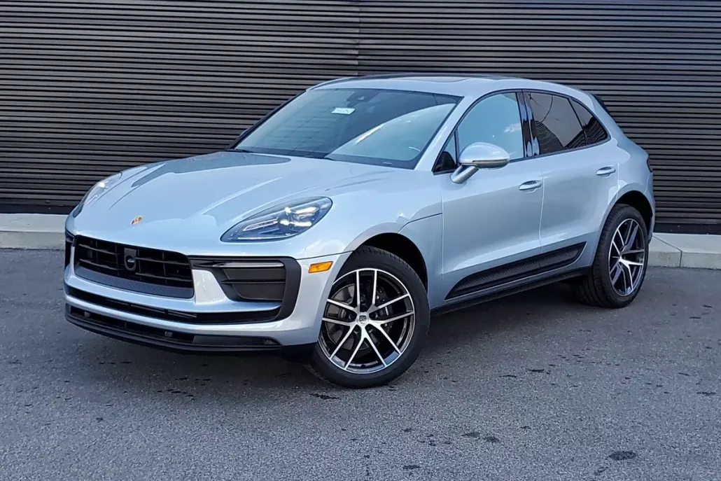2025 Porsche Macan photo 1