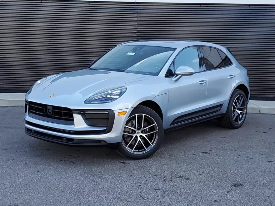 2025 Porsche Macan photo 1