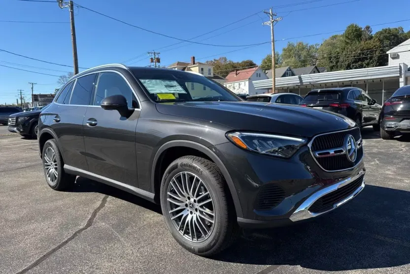 2026 Mercedes Benz GLC 300 4MATIC photo 1