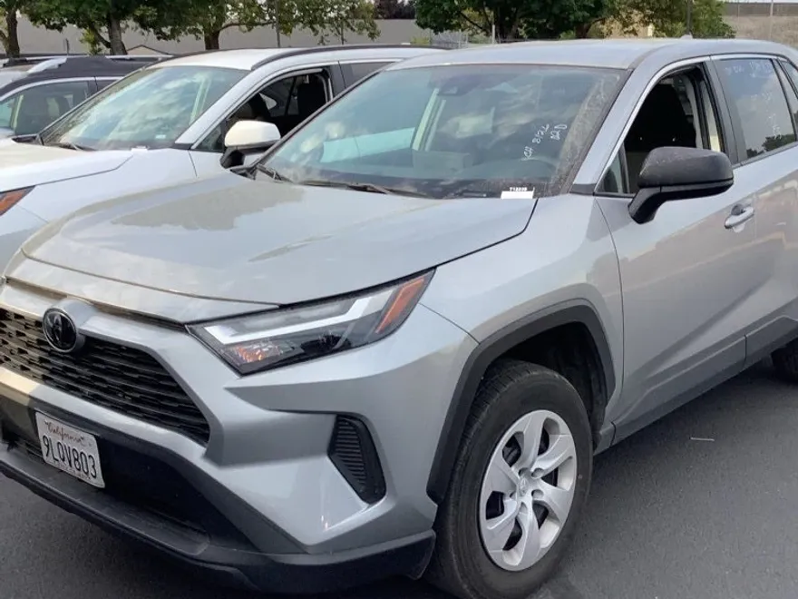2024 Toyota RAV4 LE photo 1