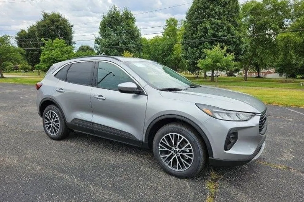 2024 Ford Escape Hybrid photo 1