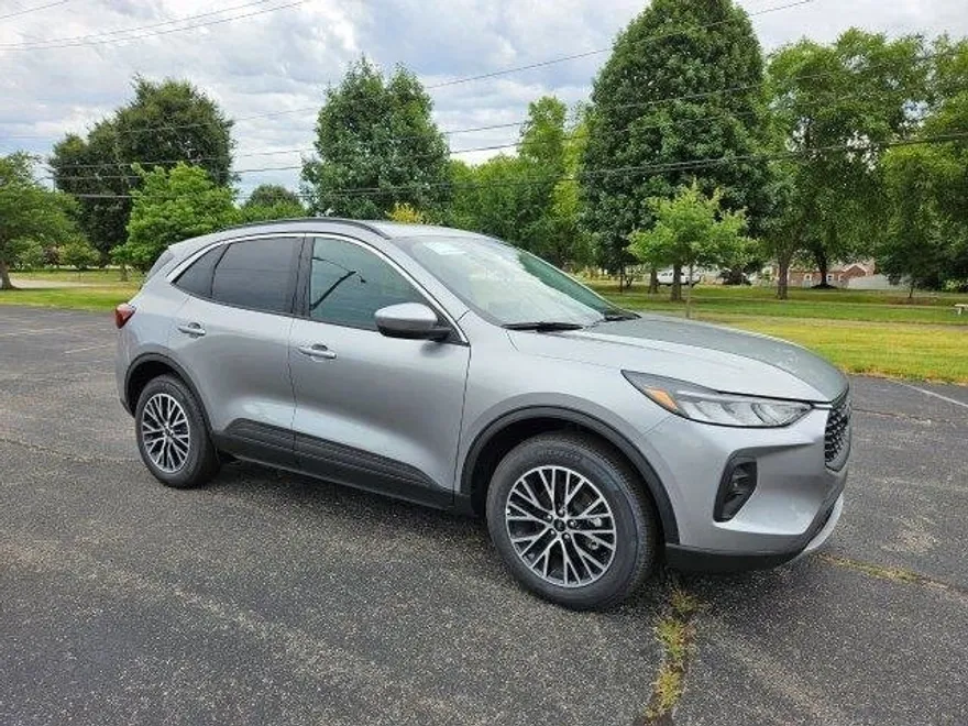 2024 Ford Escape Hybrid photo 1