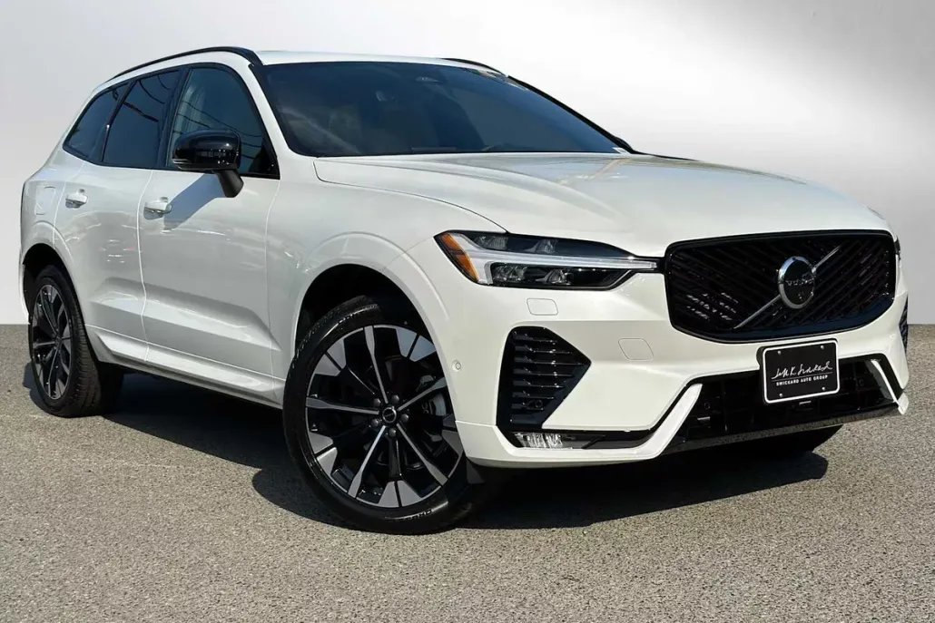 2026 Volvo XC60 B5 Plus photo 1