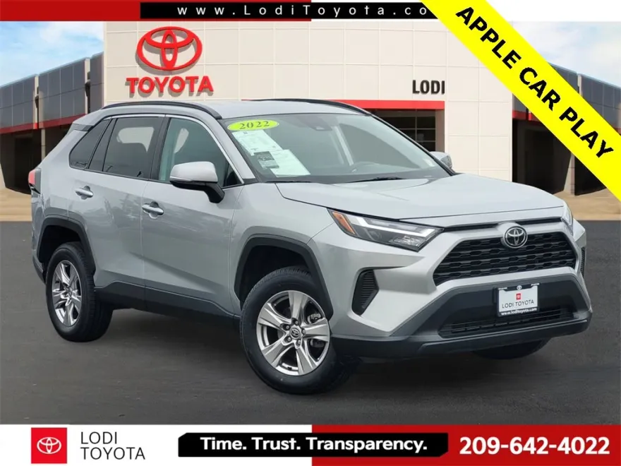 2022 Toyota RAV4 XLE photo 1