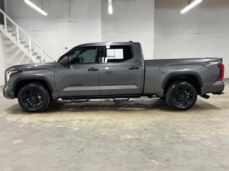 2023 Toyota Tundra SR5 photo 1