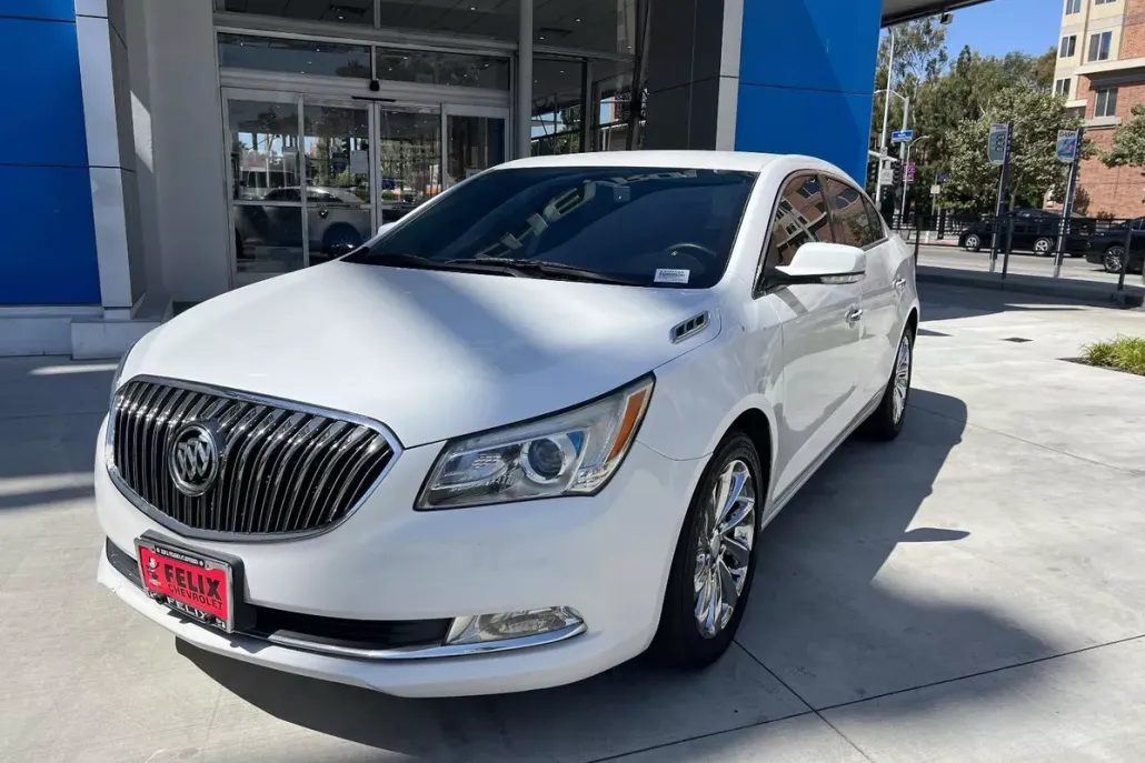 2016 Buick LaCrosse Leather photo 1
