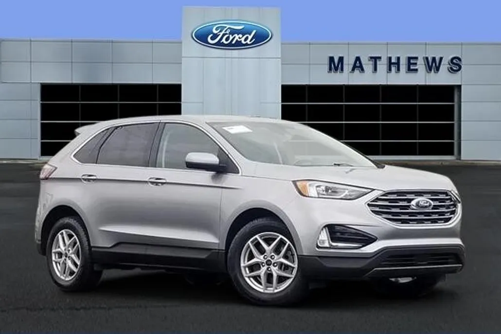 2022 Ford Edge SEL photo 1