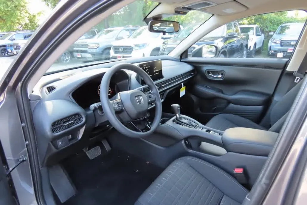 2026 Honda HR-V LX photo 1