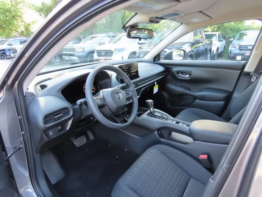 2026 Honda HR-V LX photo 1